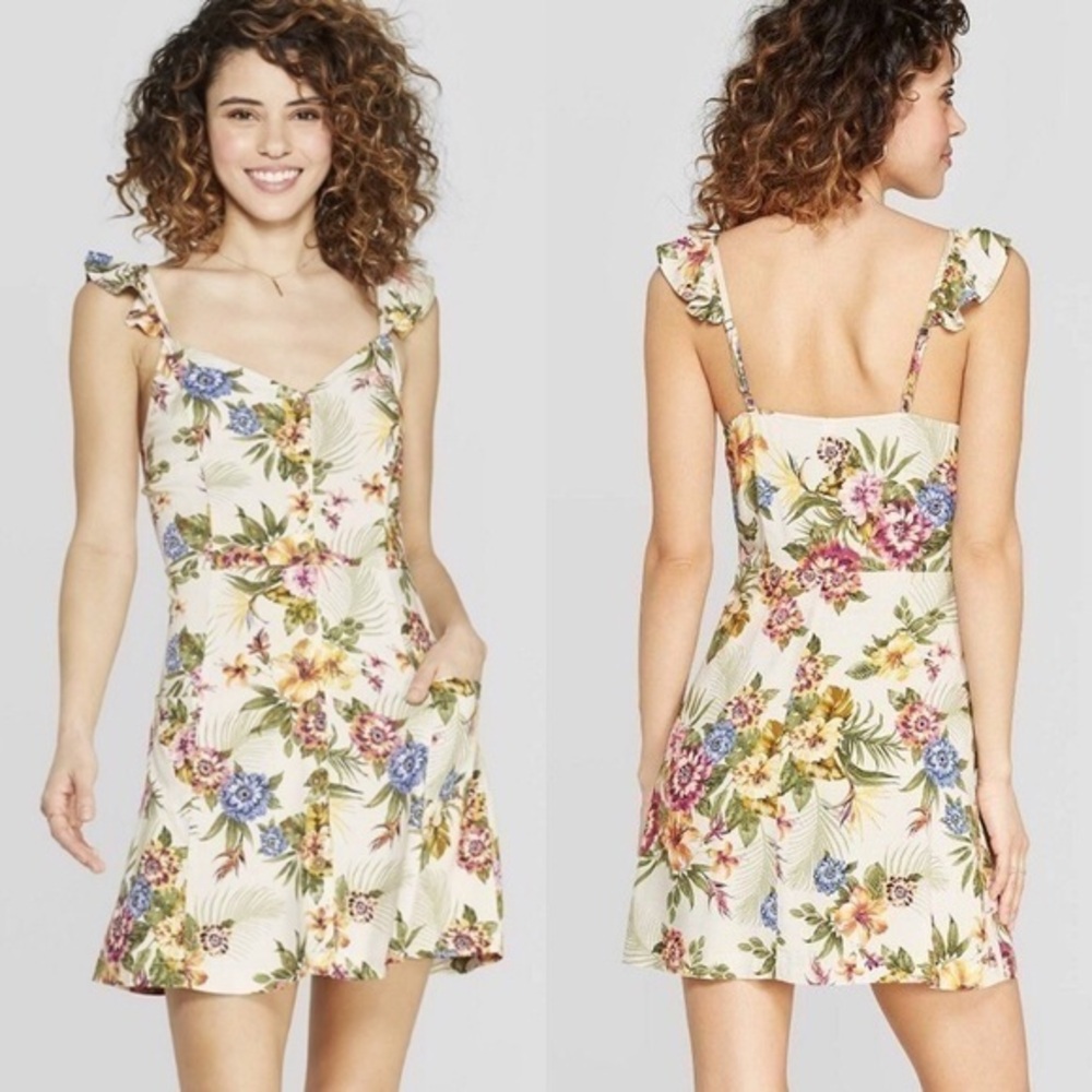 CLEARANCE NWOT Beige Floral Palm Leaf Button Up Ruffle Dress